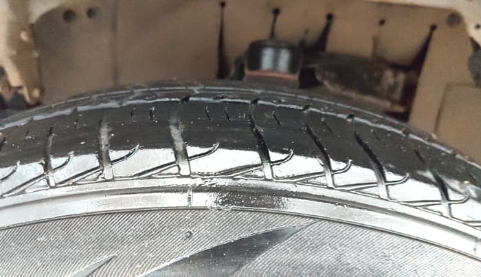2020 Mahindra Bolero B6, Diesel, Manual, 72,473 km, Left Front Tyre Tread