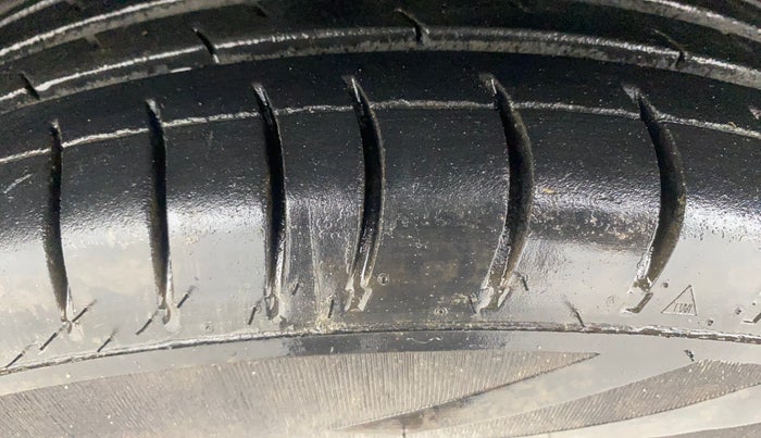 2016 Renault Kwid RXT 0.8, Petrol, Manual, 77,314 km, Left Front Tyre Tread