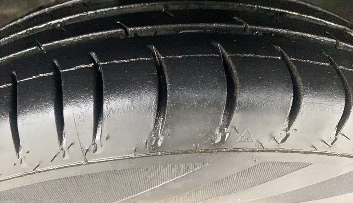2016 Renault Kwid RXT 0.8, Petrol, Manual, 77,314 km, Right Front Tyre Tread