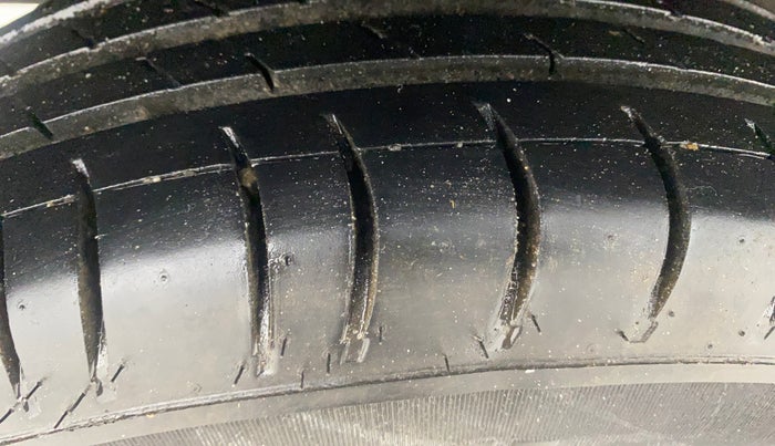 2016 Renault Kwid RXT 0.8, Petrol, Manual, 77,314 km, Right Rear Tyre Tread