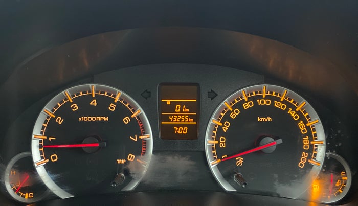 2015 Maruti Swift VXI D, Petrol, Manual, 43,301 km, Odometer Image