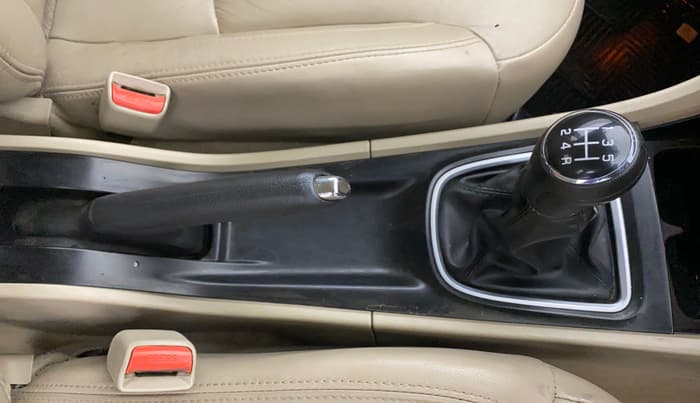 2017 Maruti Ciaz ALPHA 1.4 PETROL, Petrol, Manual, 68,757 km, Gear Lever