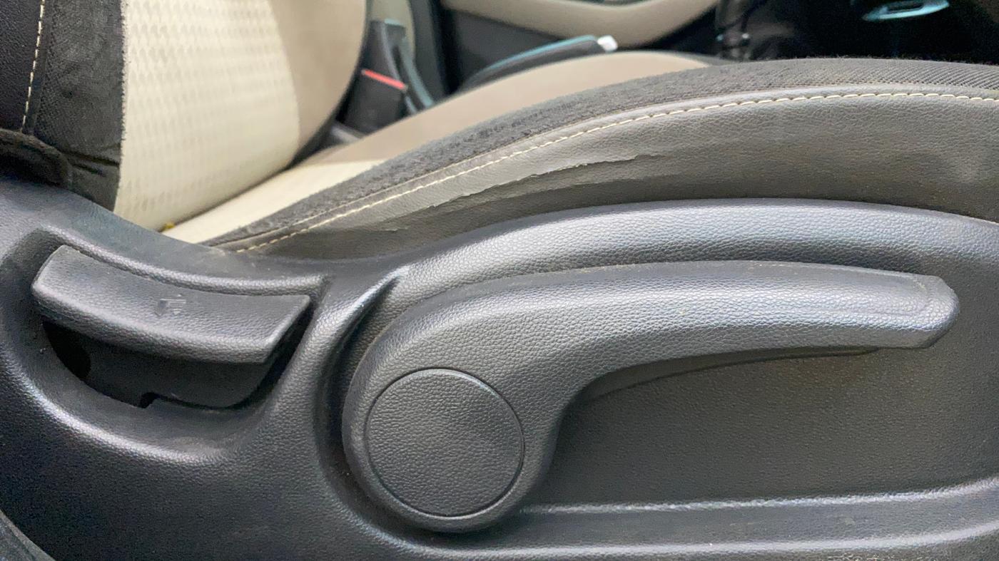2018 Hyundai Elite i20 ASTA 1.2, CNG, Manual, 94,049 km, Driver Side Adjustment Panel