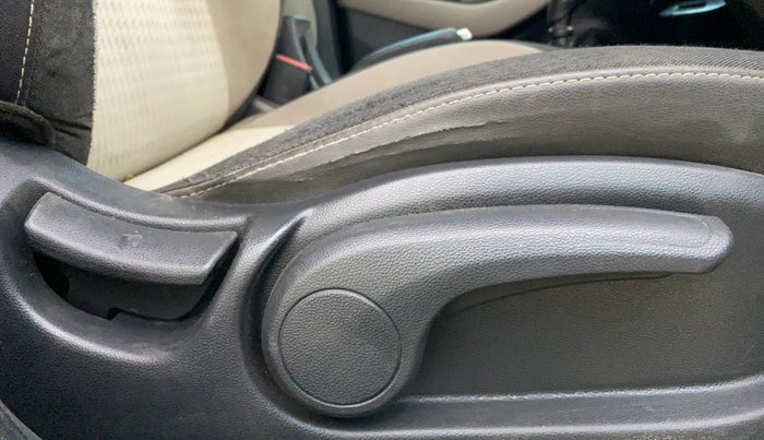 2018 Hyundai Elite i20 ASTA 1.2, CNG, Manual, 88,661 km, Driver Side Adjustment Panel