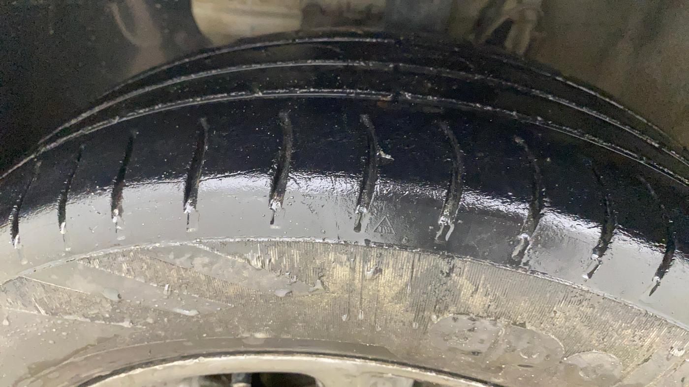 2018 Hyundai Elite i20 ASTA 1.2, CNG, Manual, 94,049 km, Left Front Tyre Tread