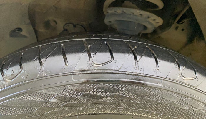 2018 Hyundai Creta SX PLUS AT 1.6 PETROL, Petrol, Automatic, 33,321 km, Left Front Tyre Tread