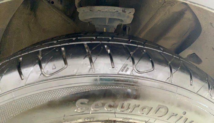 2018 Hyundai Creta SX PLUS AT 1.6 PETROL, Petrol, Automatic, 33,321 km, Right Front Tyre Tread