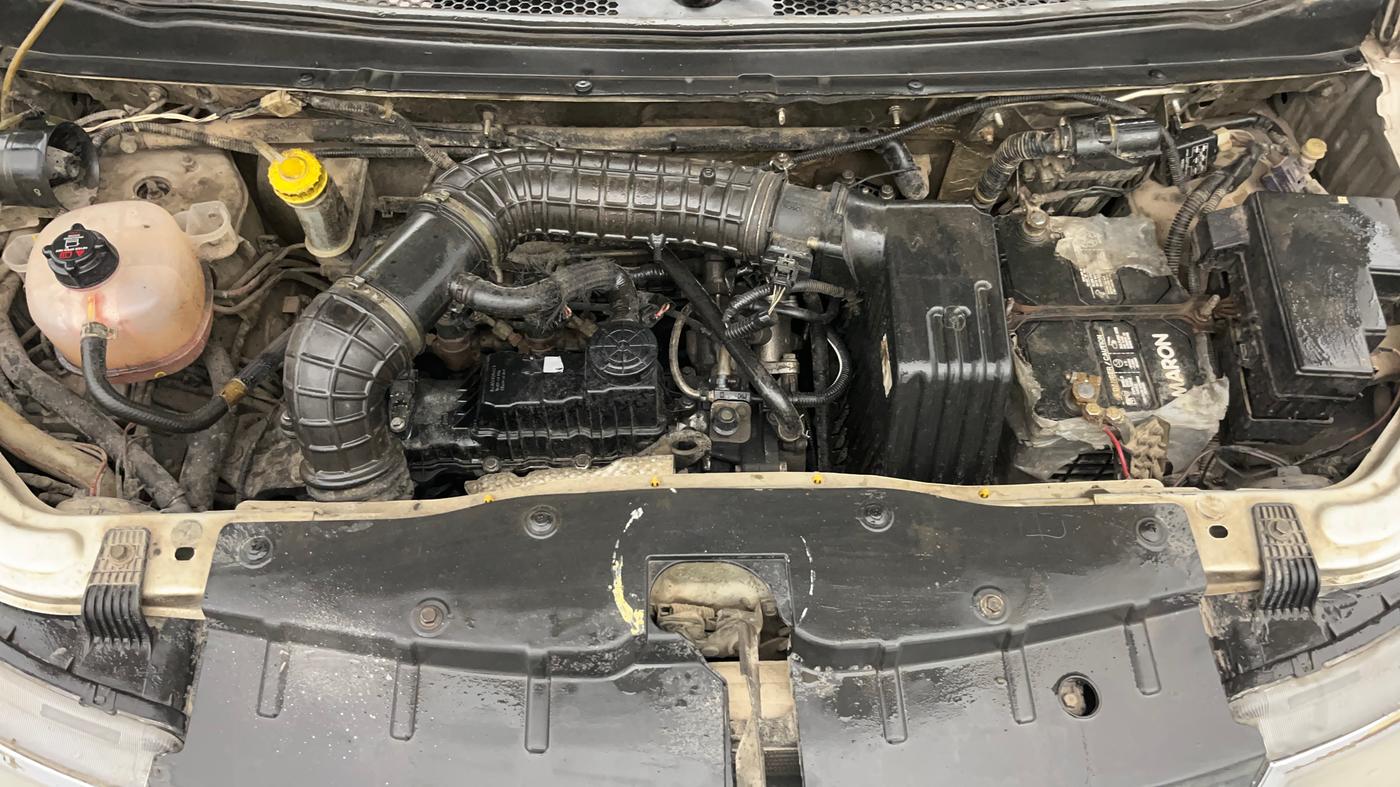 2016 Mahindra Kuv100 K6 D 6 STR, Diesel, Manual, 88,529 km, Engine View