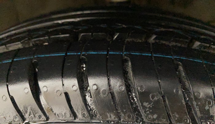 2018 Honda Brio S(O) MT, Petrol, Manual, 40,609 km, Right Front Tyre Tread