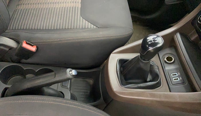 2019 Ford FREESTYLE TITANIUM PLUS 1.2 PETROL, Petrol, Manual, 58,855 km, Gear Lever