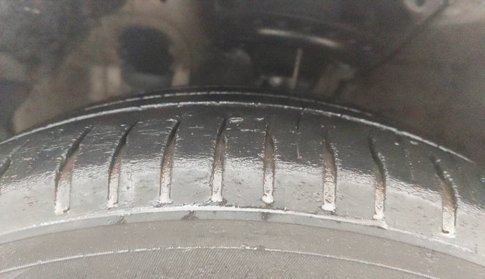 2013 Hyundai Verna FLUIDIC 1.6 VTVT SX OPT AT, Petrol, Automatic, 80,075 km, Left Front Tyre Tread