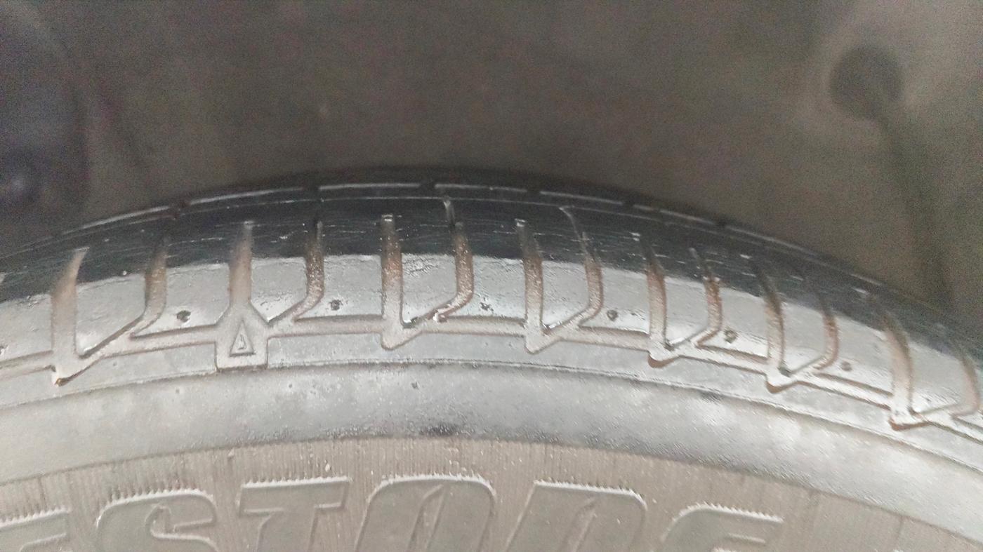 2013 Hyundai Verna FLUIDIC 1.6 VTVT SX OPT AT, Petrol, Automatic, 80,095 km, Right Rear Tyre Tread
