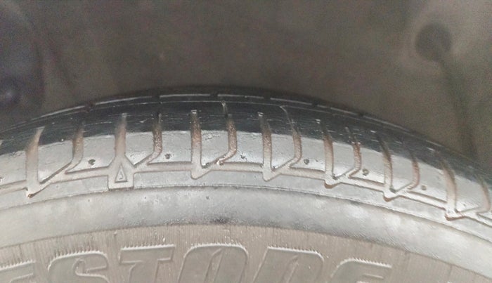 2013 Hyundai Verna FLUIDIC 1.6 VTVT SX OPT AT, Petrol, Automatic, 80,075 km, Right Rear Tyre Tread
