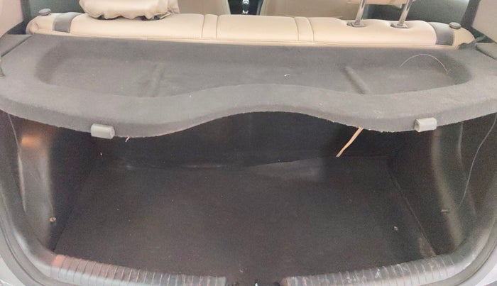 2017 Hyundai Grand i10 ASTA 1.2 KAPPA VTVT, Petrol, Manual, 47,722 km, Boot Inside