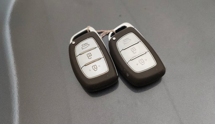 2017 Hyundai Grand i10 ASTA 1.2 KAPPA VTVT, Petrol, Manual, 47,722 km, Key Close Up