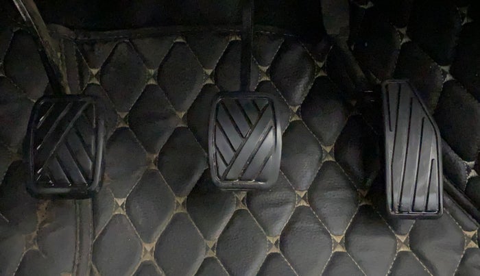 2020 Maruti Baleno DELTA PETROL 1.2, Petrol, Manual, 73,730 km, Pedals