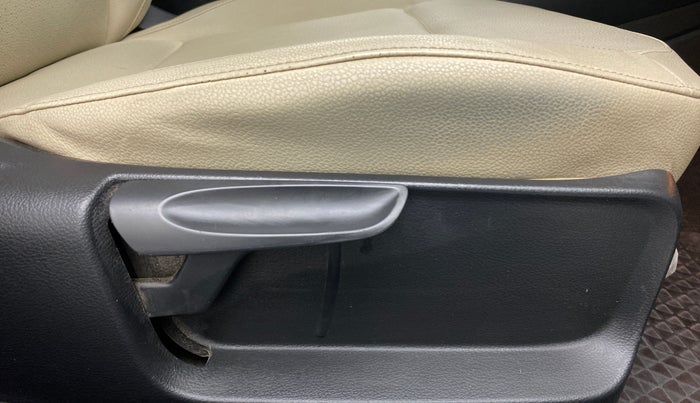 2018 Skoda Rapid STYLE 1.5 TDI AT, Diesel, Automatic, 71,875 km, Driver Side Adjustment Panel