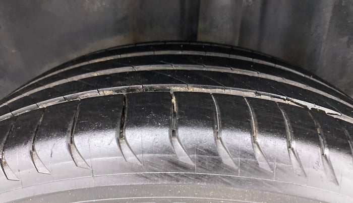 2018 Skoda Rapid STYLE 1.5 TDI AT, Diesel, Automatic, 71,875 km, Left Rear Tyre Tread