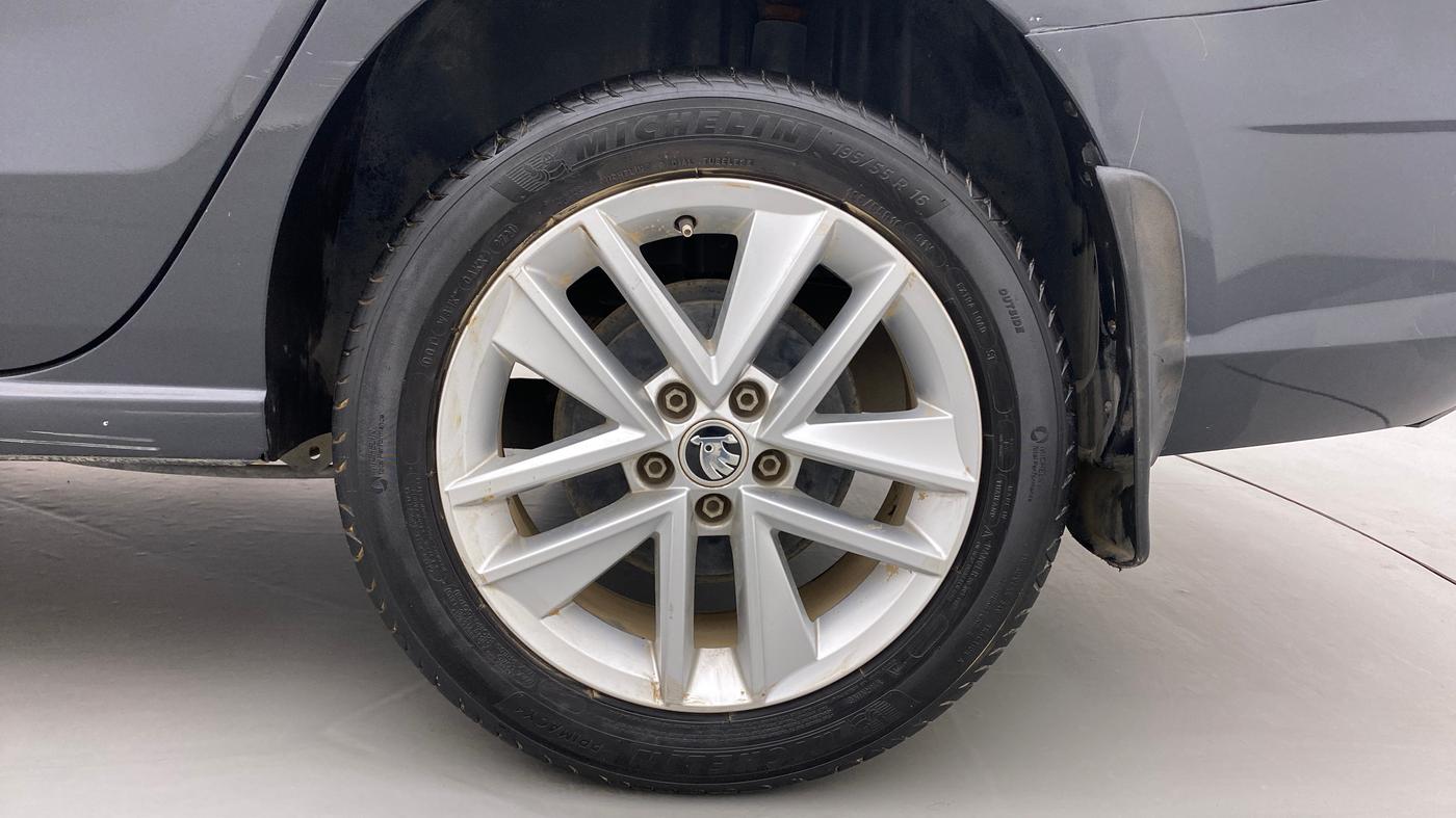 2018 Skoda Rapid STYLE 1.5 TDI AT, Diesel, Automatic, 71,875 km, Left Rear Wheel