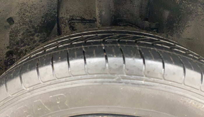2021 Tata NEXON XMA SUNROOF PETROL, Petrol, Automatic, 38,695 km, Right Front Tyre Tread