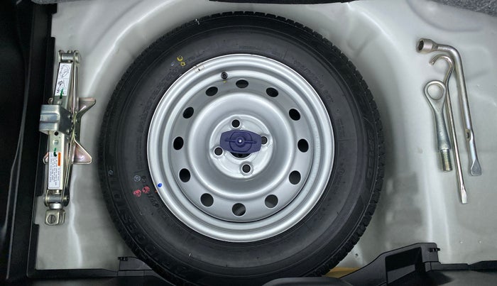 2020 Maruti Swift LXI D, Petrol, Manual, 4,556 km, Spare Tyre