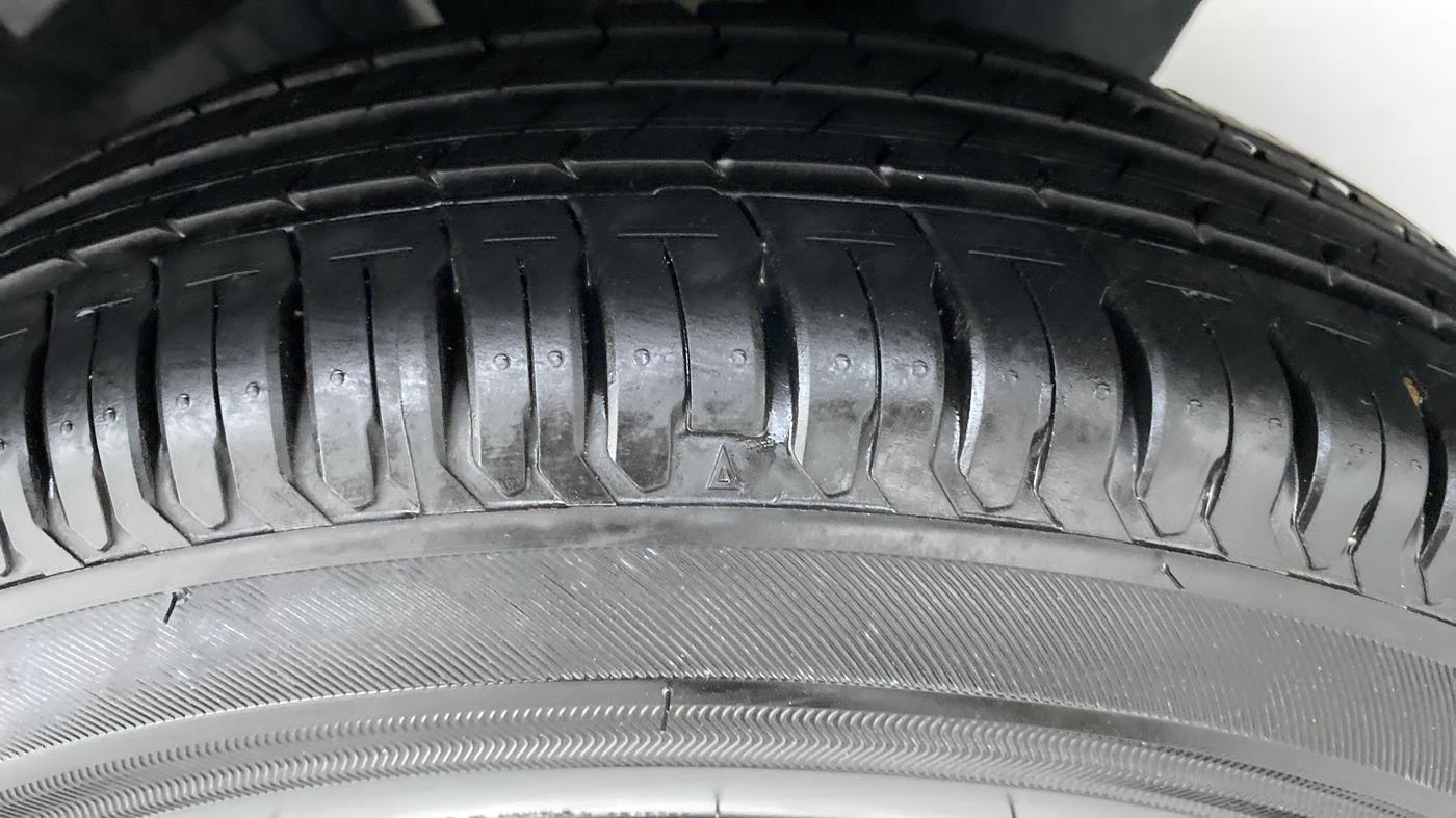 2020 Maruti Swift LXI D, Petrol, Manual, 4,556 km, Left Rear Tyre Tread