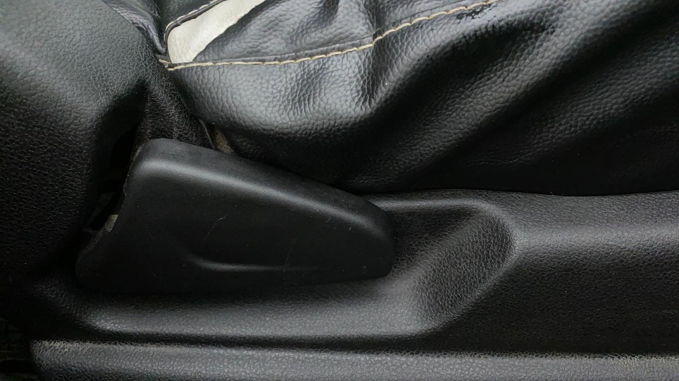2018 Renault Kwid 1.0 RXT, Petrol, Manual, 45,960 km, Driver Side Adjustment Panel