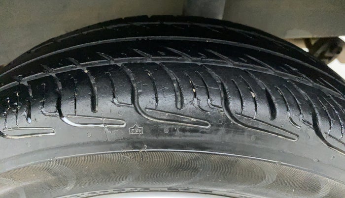 2018 Renault Kwid 1.0 RXT, Petrol, Manual, 45,960 km, Left Rear Tyre Tread