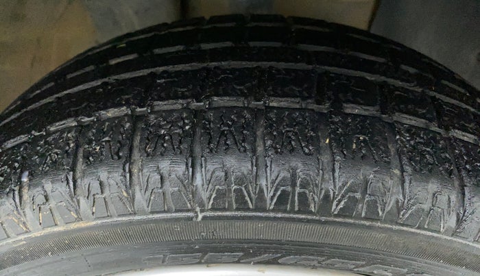 2018 Renault Kwid 1.0 RXT, Petrol, Manual, 45,960 km, Right Front Tyre Tread