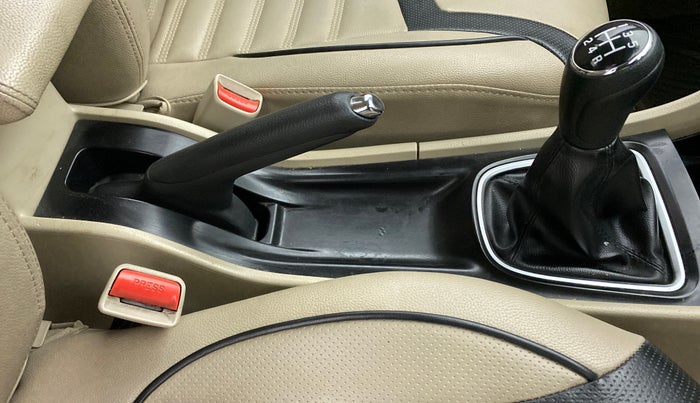2016 Maruti Ciaz VDI+ SHVS, Diesel, Manual, 97,360 km, Gear Lever