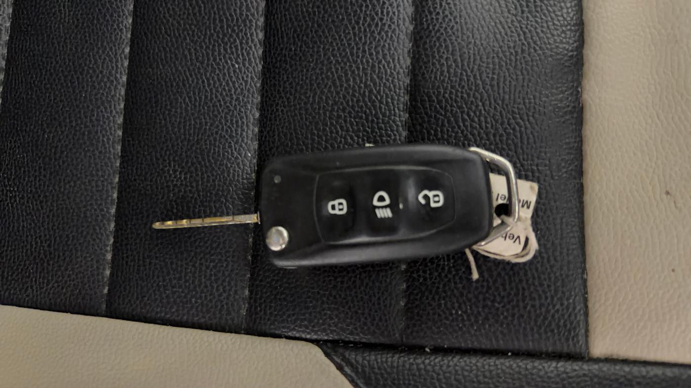 2019 Tata Tiago XT PETROL, CNG, Manual, 89,491 km, Key Close Up