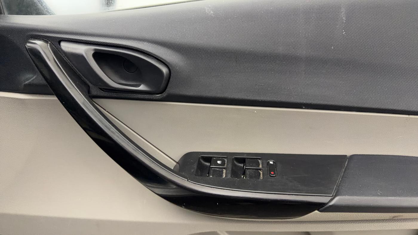 2019 Tata Tiago XT PETROL, CNG, Manual, 89,491 km, Driver Side Door Panels Control