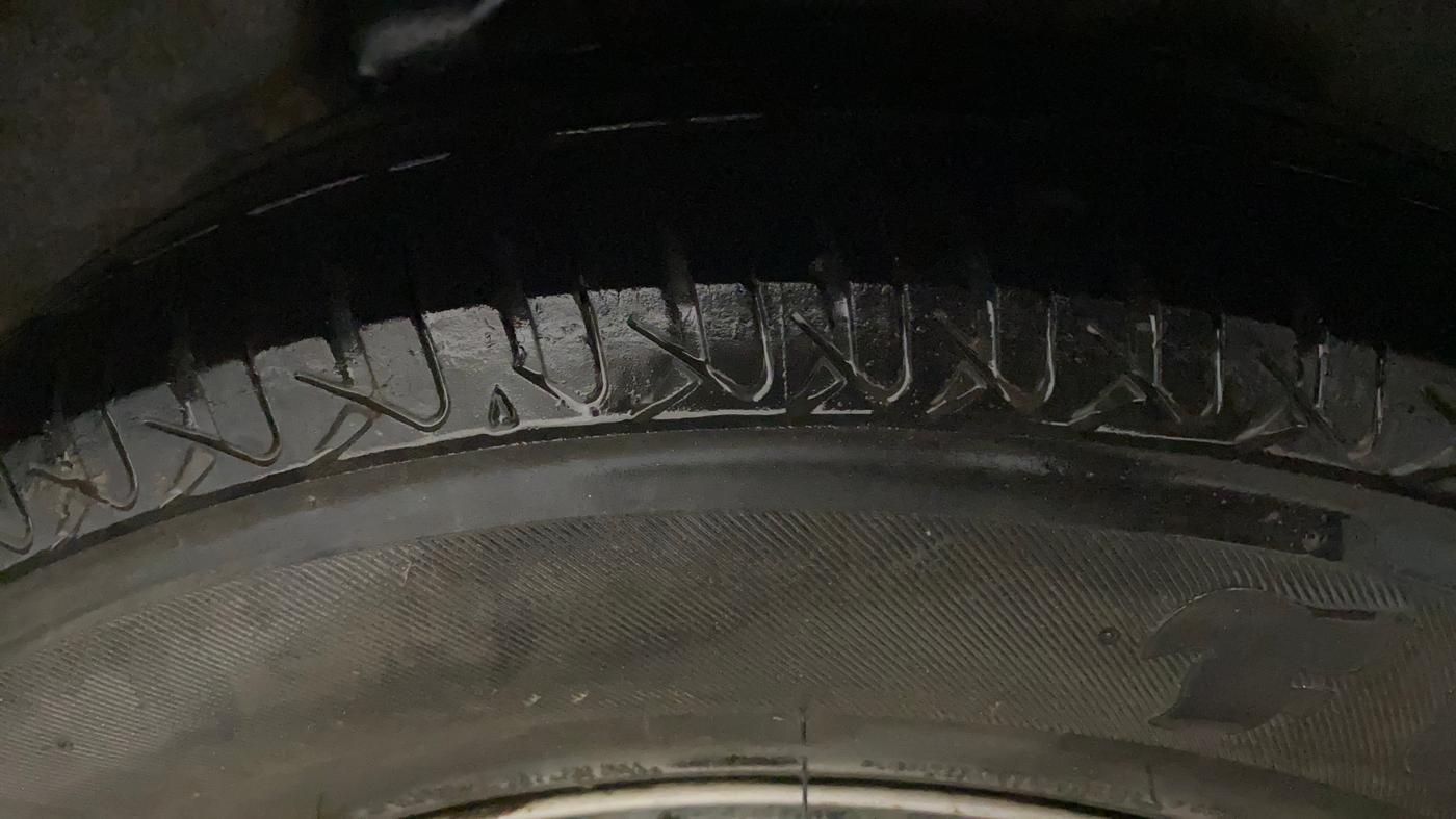 2014 Hyundai i10 MAGNA 1.1, CNG, Manual, 66,696 km, Left Rear Tyre Tread