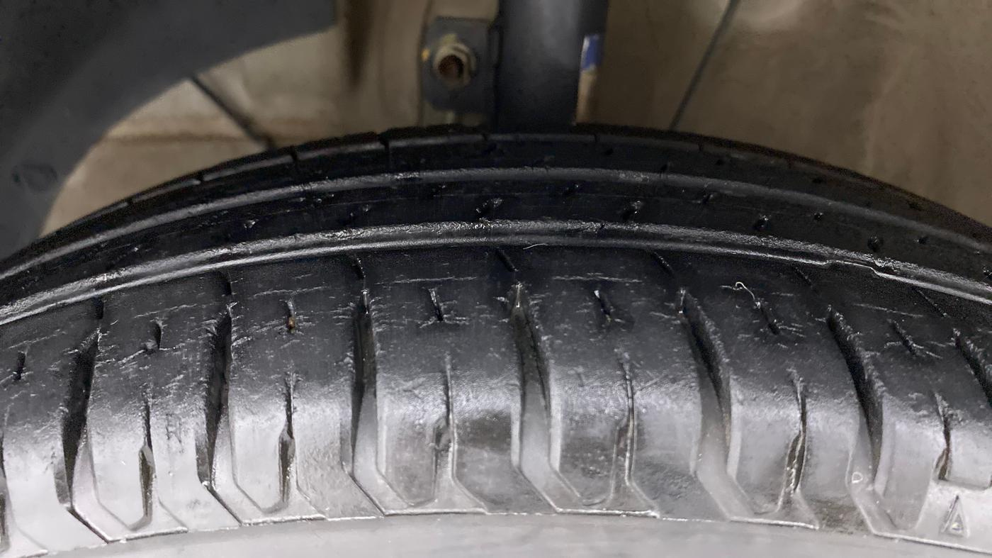2019 Maruti Dzire VXI AMT, Petrol, Automatic, 24,166 km, Left Front Tyre Tread