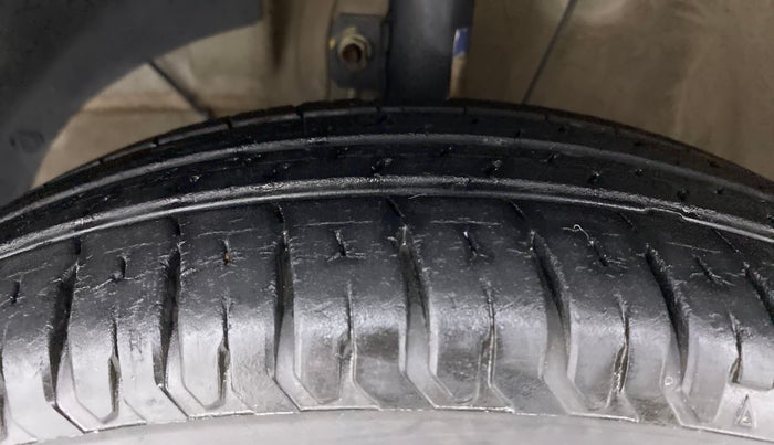 2019 Maruti Dzire VXI AMT, Petrol, Automatic, 24,166 km, Left Front Tyre Tread