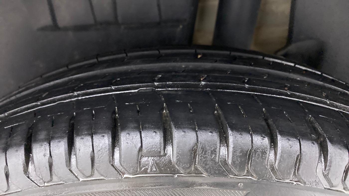 2019 Maruti Dzire VXI AMT, Petrol, Automatic, 24,166 km, Left Rear Tyre Tread