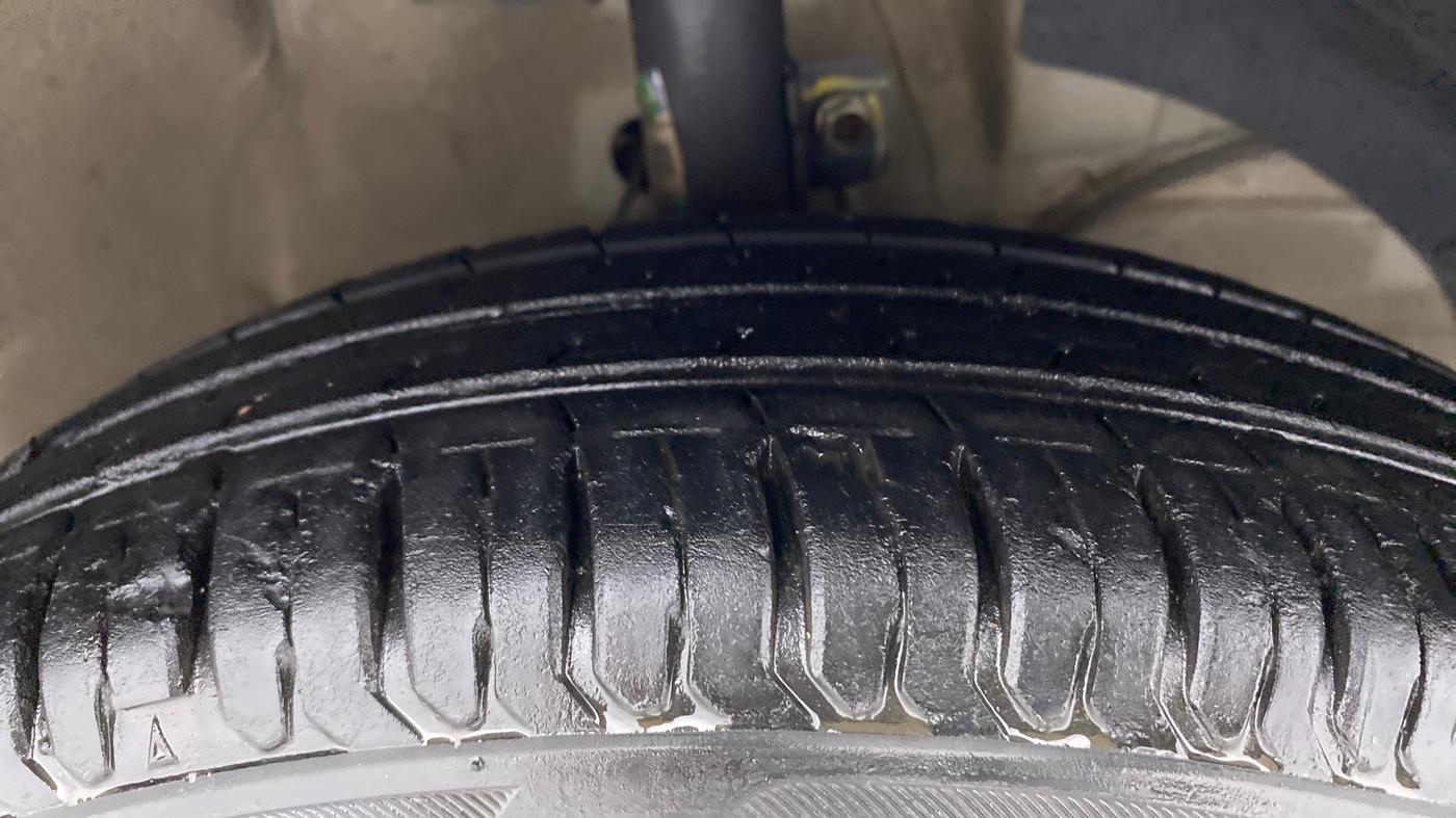 2019 Maruti Dzire VXI AMT, Petrol, Automatic, 24,166 km, Right Front Tyre Tread