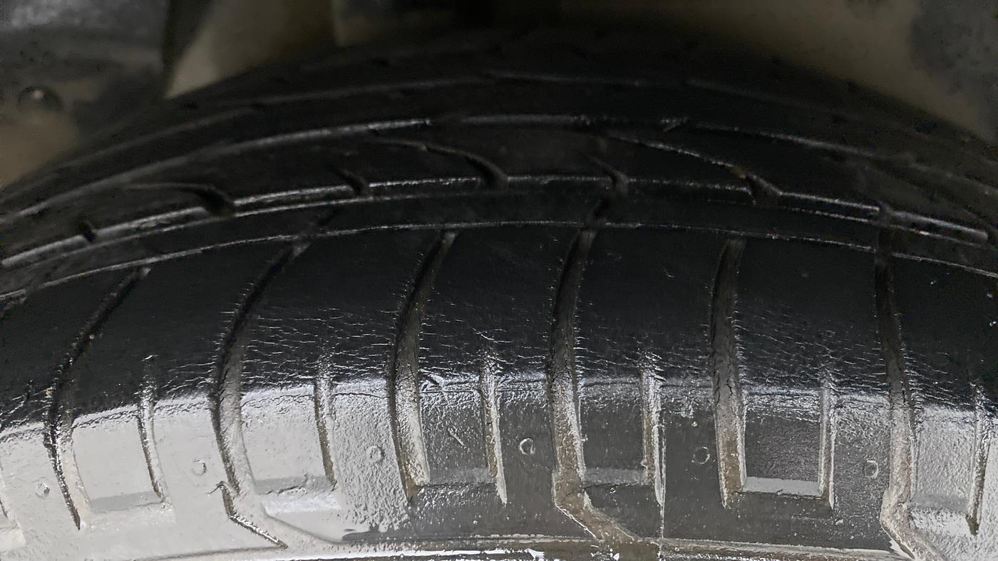 2016 Hyundai Creta 1.6 SX PLUS AUTO PETROL, Petrol, Automatic, 40,340 km, Right Rear Tyre Tread