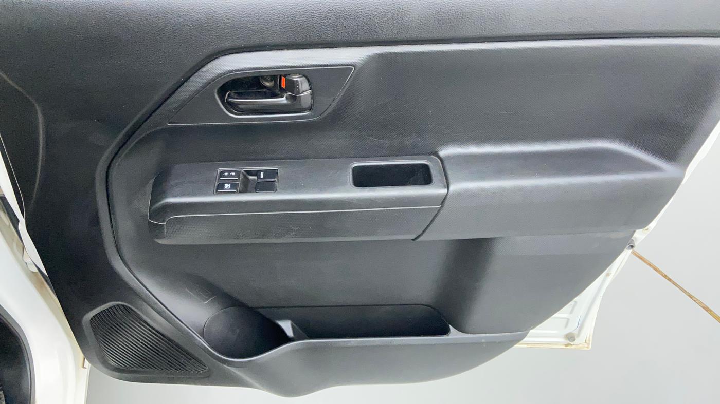 2021 Maruti New Wagon-R LXI 1.0, Petrol, Manual, 36,279 km, Driver Side Door Panels Control