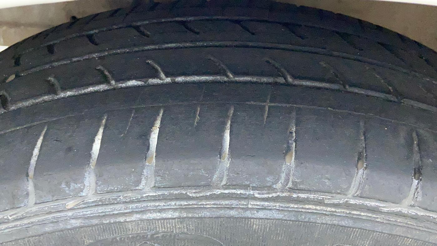 2021 Maruti New Wagon-R LXI 1.0, Petrol, Manual, 36,279 km, Left Front Tyre Tread
