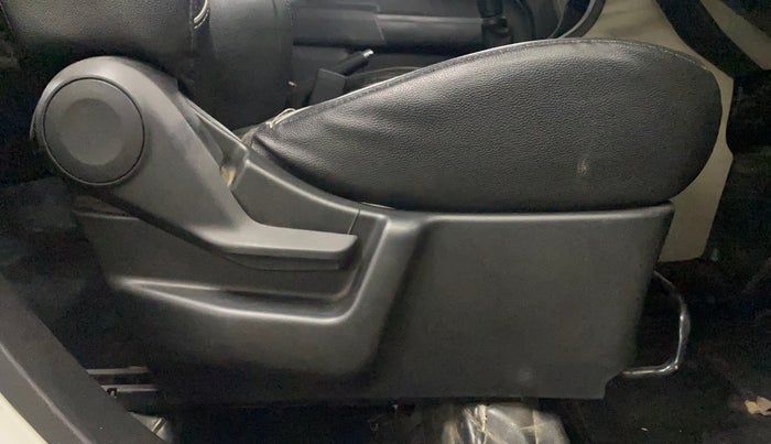 2019 Maruti New Wagon-R VXI 1.2, Petrol, Manual, 41,108 km, Driver Side Adjustment Panel