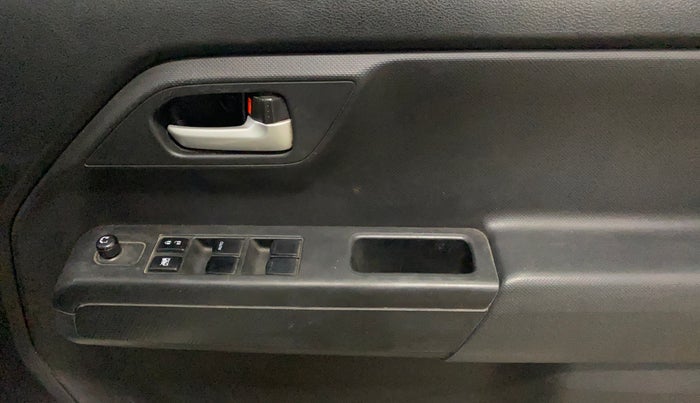 2019 Maruti New Wagon-R VXI 1.2, Petrol, Manual, 41,108 km, Driver Side Door Panels Control