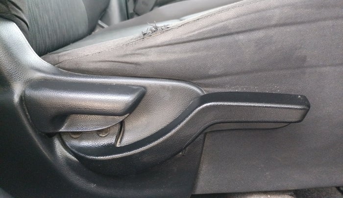 2017 Honda Brio VX MT, Petrol, Manual, 57,548 km, Driver Side Adjustment Panel