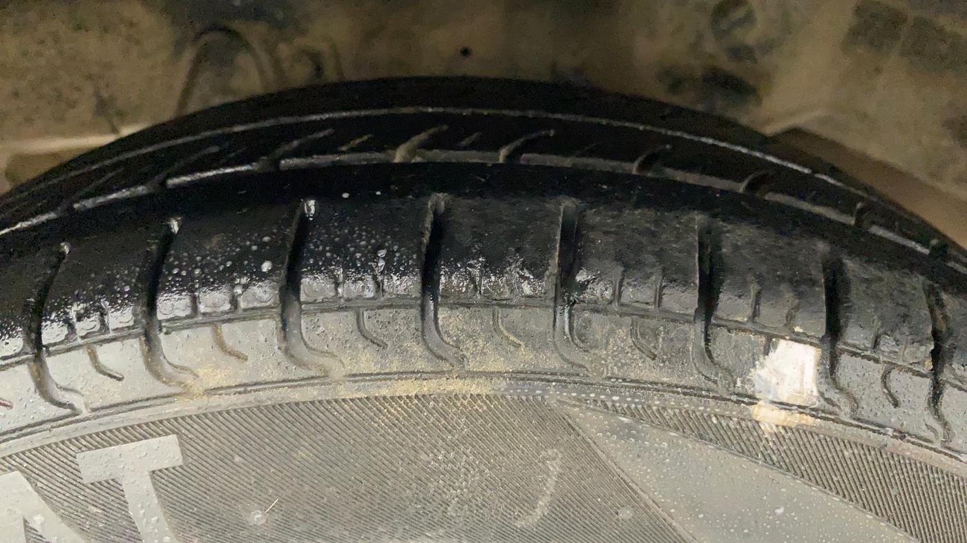 2017 Hyundai Eon ERA +, Petrol, Manual, 74,366 km, Right Rear Tyre Tread