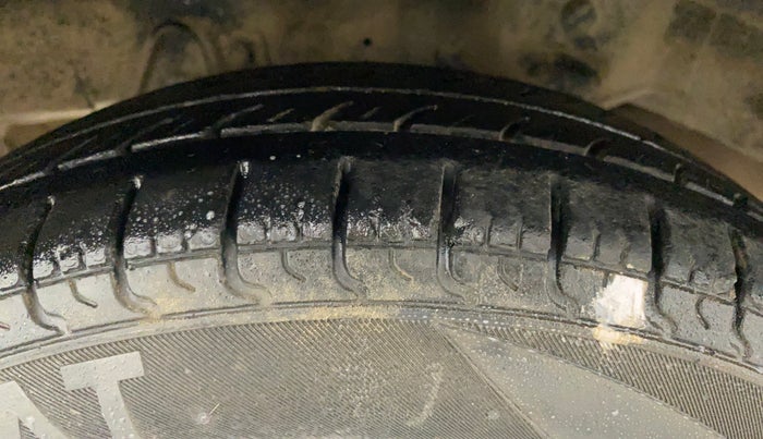 2017 Hyundai Eon ERA +, Petrol, Manual, 74,366 km, Right Rear Tyre Tread