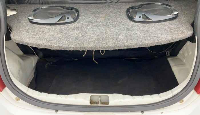 2017 Hyundai Eon ERA +, Petrol, Manual, 74,366 km, Boot Inside