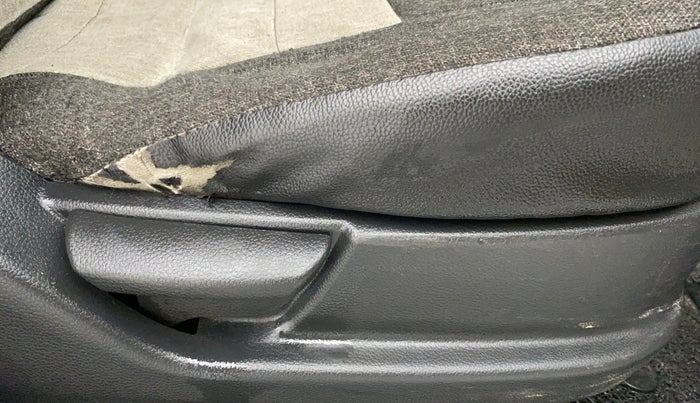 2017 Hyundai Eon ERA +, Petrol, Manual, 74,366 km, Driver Side Adjustment Panel