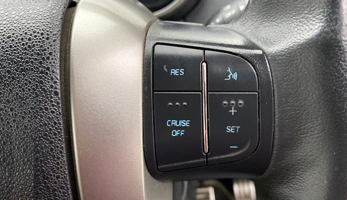 2018 Mahindra XUV500 W11 (O), Diesel, Manual, 41,028 km, Adaptive Cruise Control