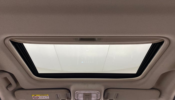 2018 Mahindra XUV500 W11 (O), Diesel, Manual, 41,028 km, Moonroof/ Sunroof