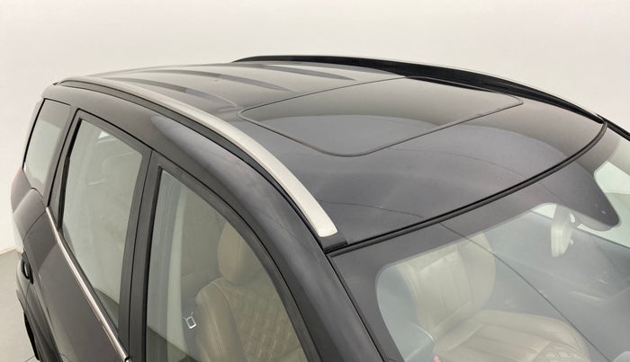 2018 Mahindra XUV500 W11 (O), Diesel, Manual, 41,028 km, Roof